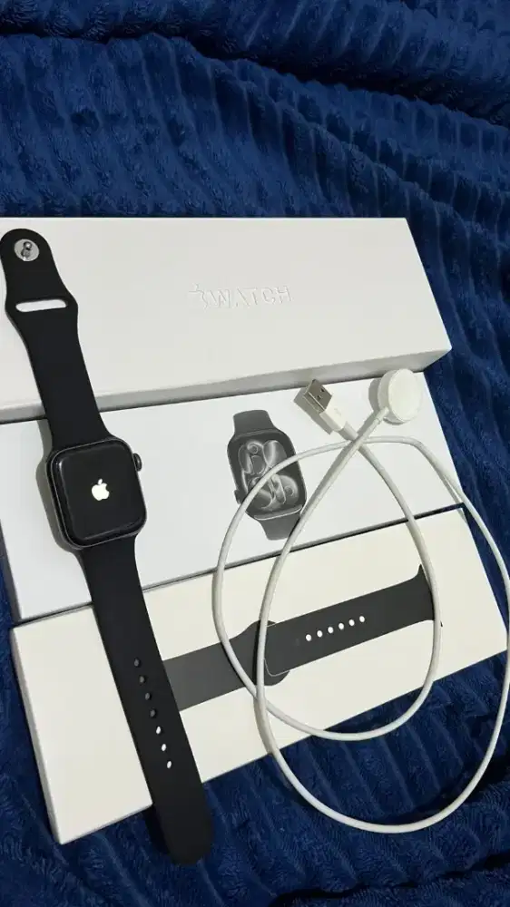 iWatch series 5 like new