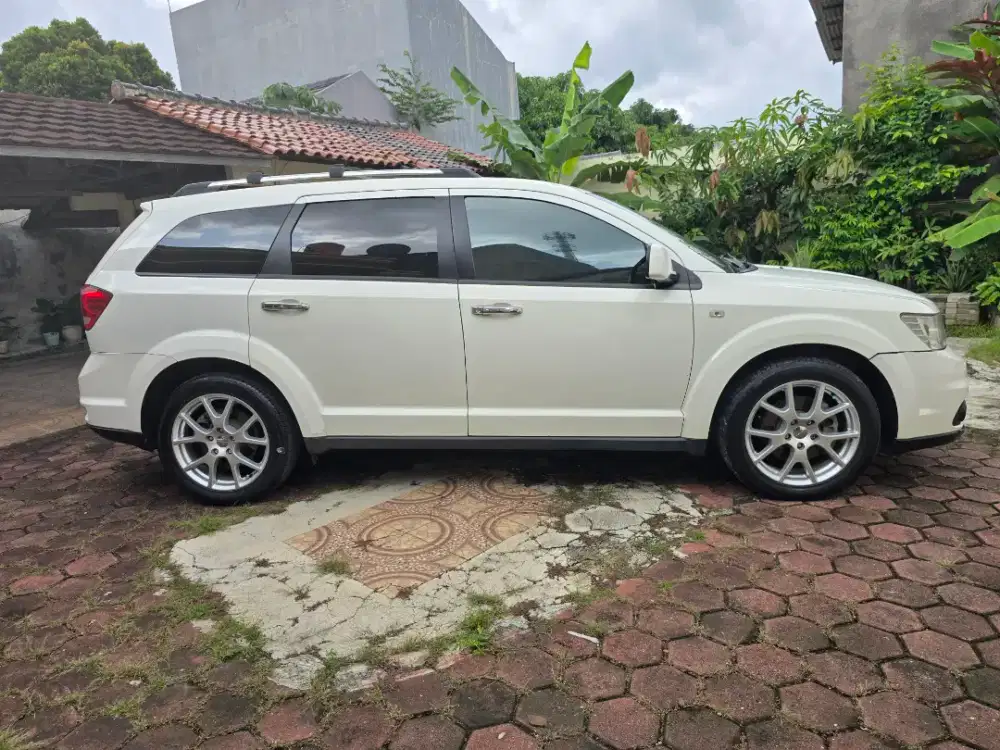 JUAL CEPAT DODGE JOURNEY 2.4 SXT PLATINUM 2013 TANGAN PERTAMA