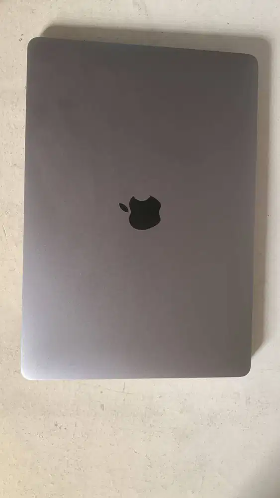 Macbook Air M1 A2337 tahun 2020 13 8/128 Chip M1 Gray Not M2 M3