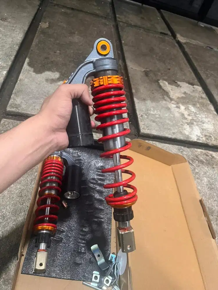 Shock Scarlet Racing Tabung Atas – Fungsi 8923 (305/330 mm)