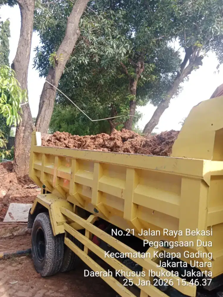 Jasa buang puing dan buang sampah