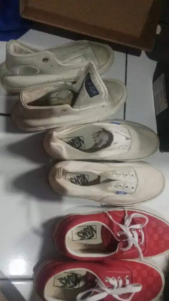 VANS/Convers CEWE Size 36 BORONGAN 1JUTA/3pasang