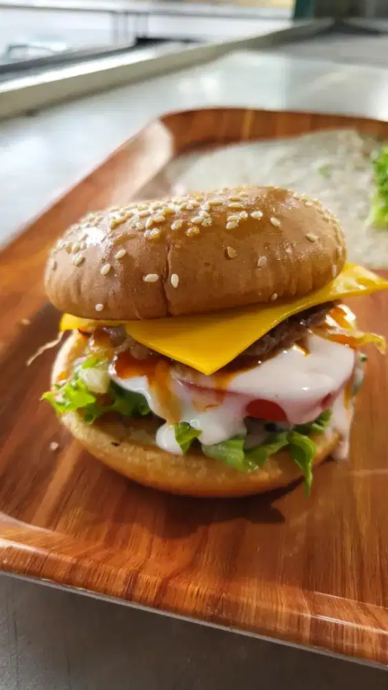 Dicari buat jaga tenant burger dan kebab
