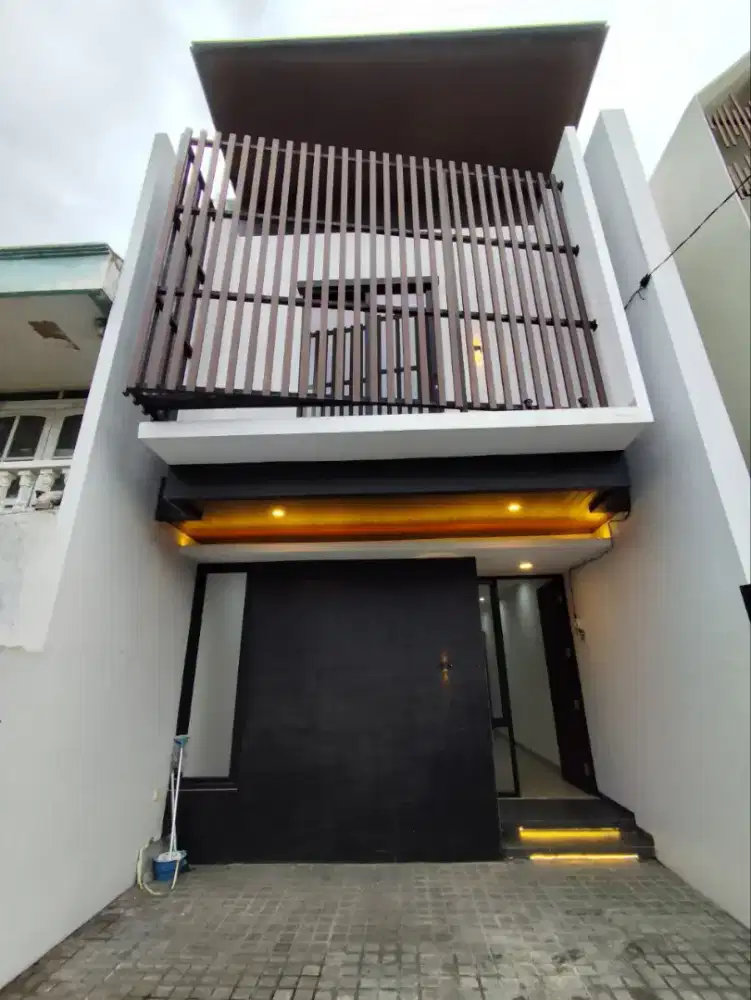 BARUK ‼️Jual Rumah Baru Dekat Ubaya,raya Merr