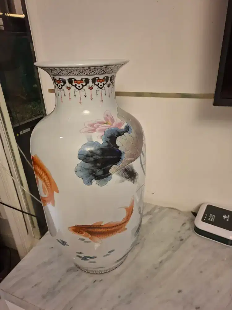 Guci Keramik Ikan Koi