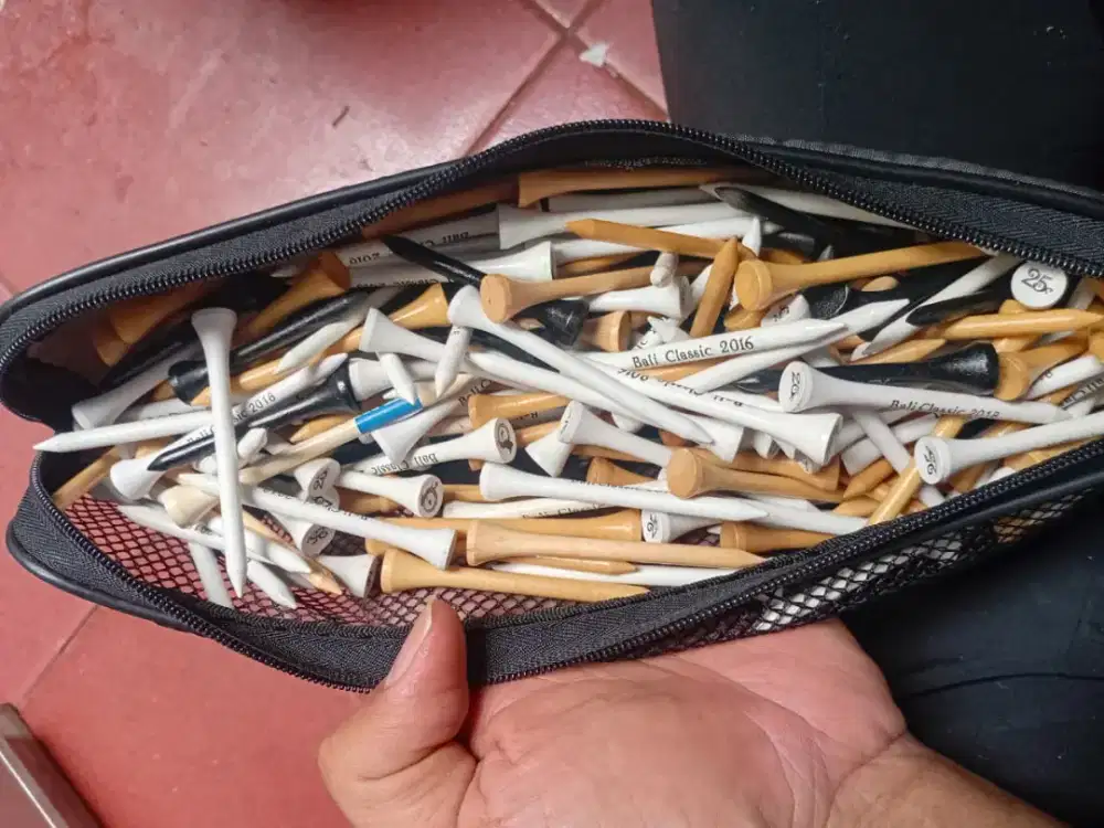 perlengkapan bermain golf