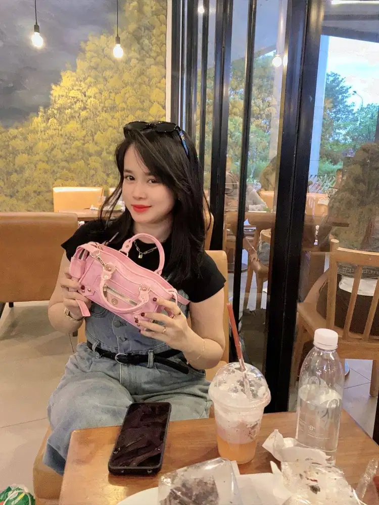 Orang baik berikan aku pekerjaan