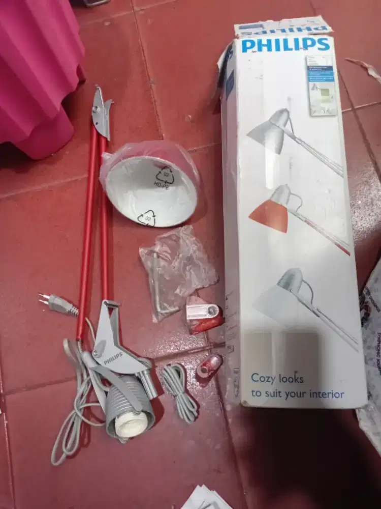 Lampu meja philips