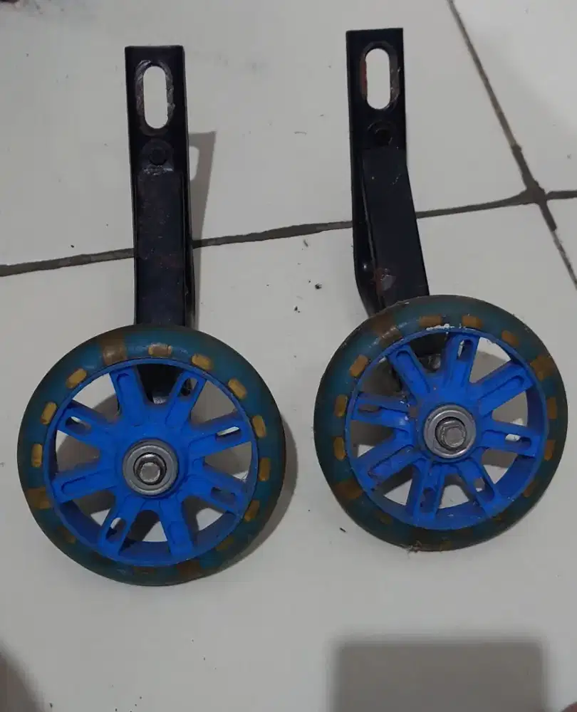 Roda 4 sepeda anak