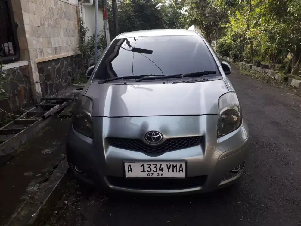 Toyota yaris 1.5 J matic 2010