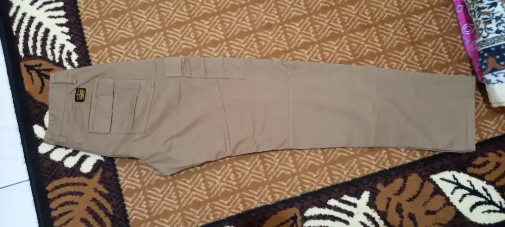 Jual celana cargo kalibre size 30 baru coklat