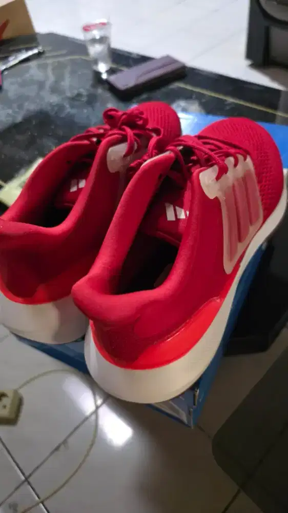 Sepatu Adidas Courtic