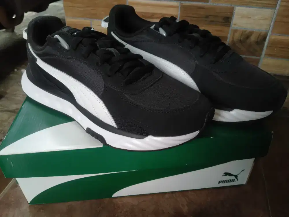 Puma Wild Rider Black White Original size 42