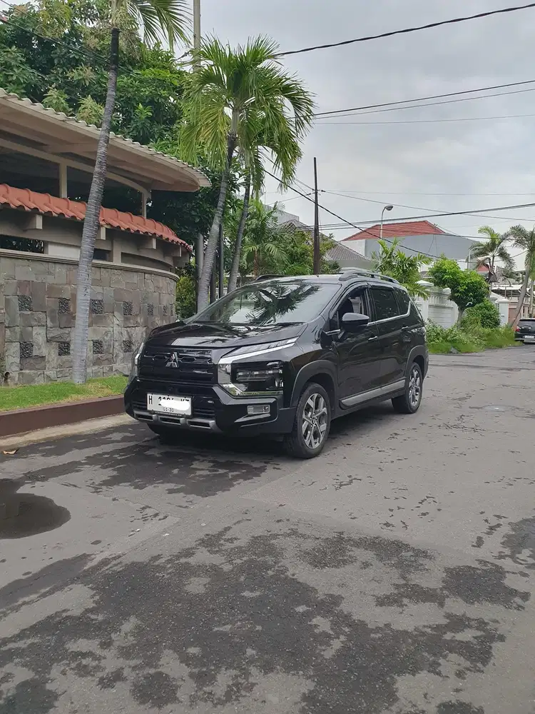 Xpander Cross Plus 2023 Pmk Matic Warna Hitam Km 65rb Plat H full Ori