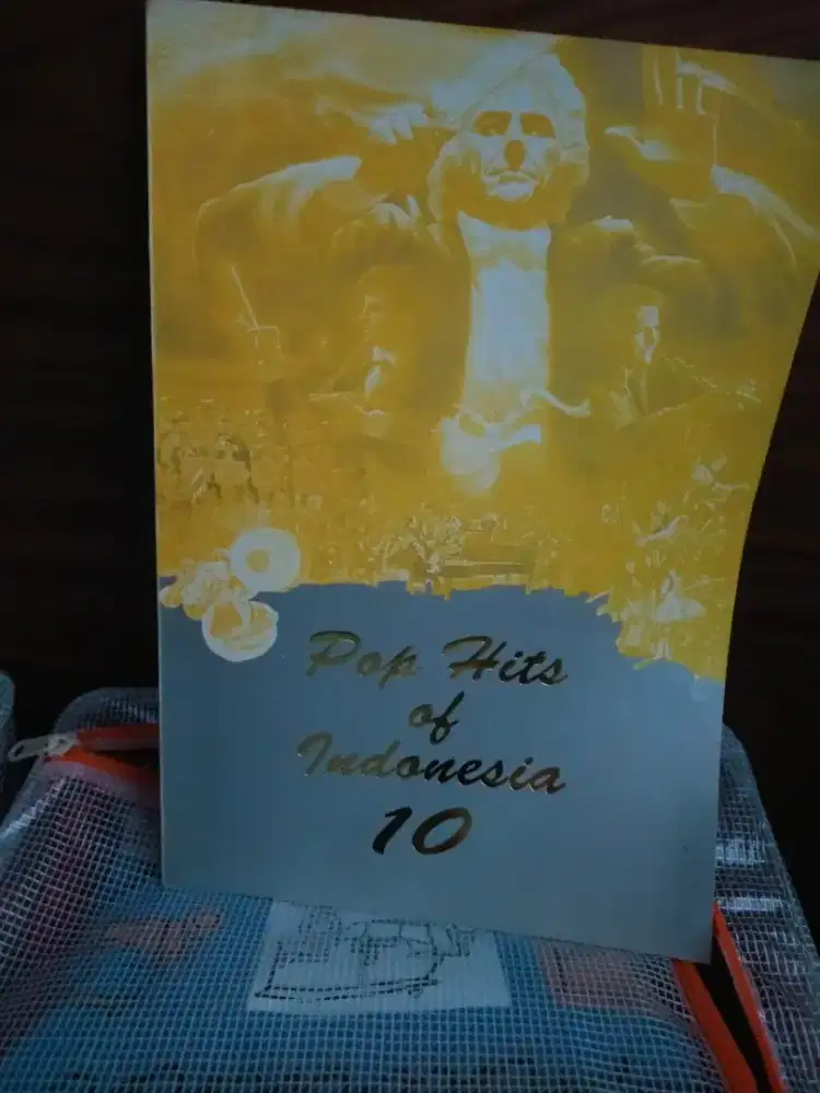 Buku Piano Pop, Dangdut dan Nostalgia