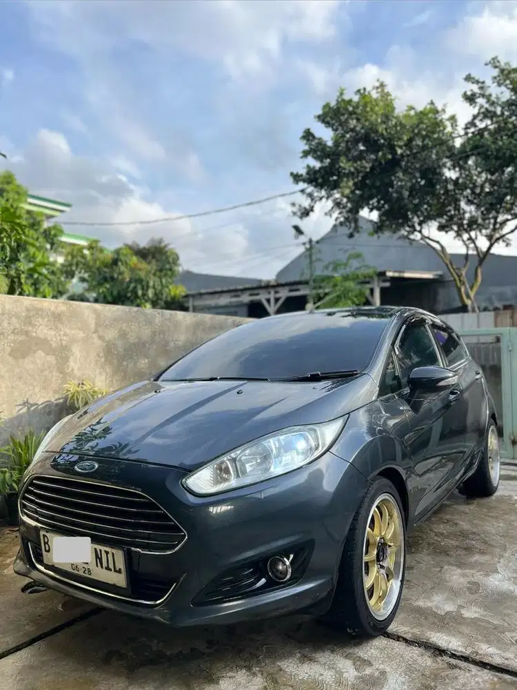 2013 Ford Fiesta S 1.5 A/T