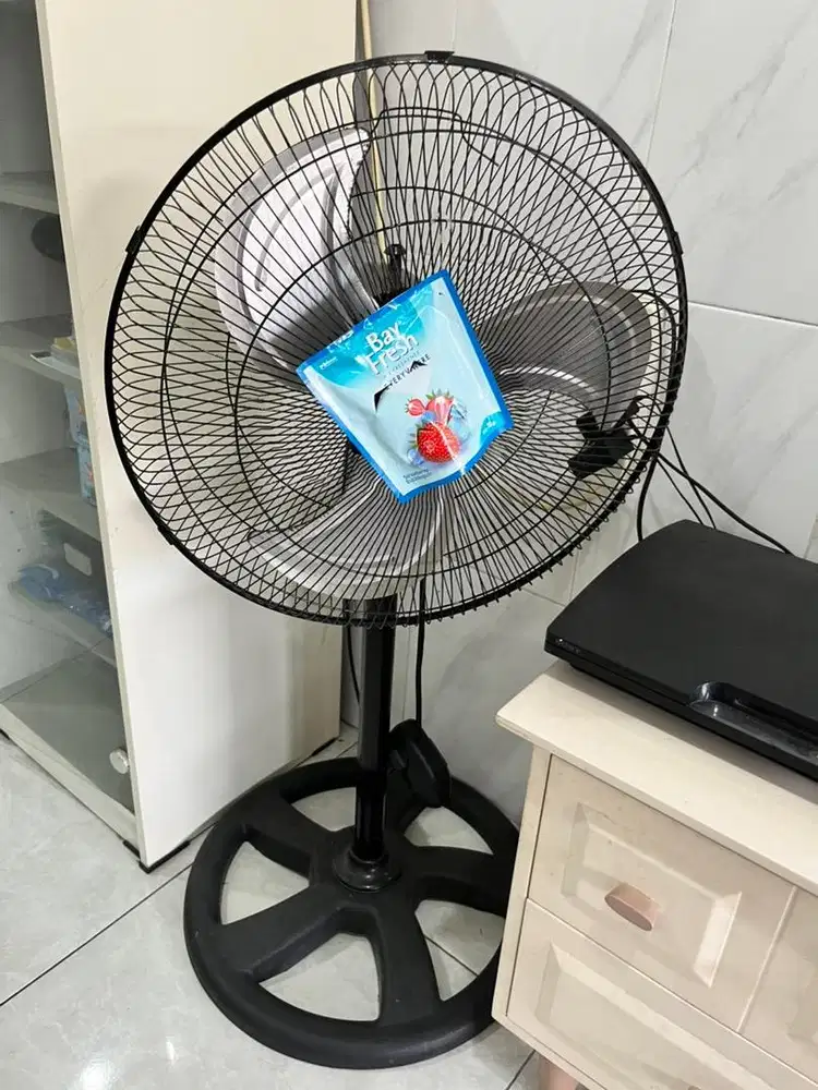 Kipas angin advance 18