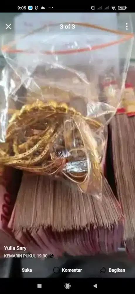 Beli emas dan perhiasan