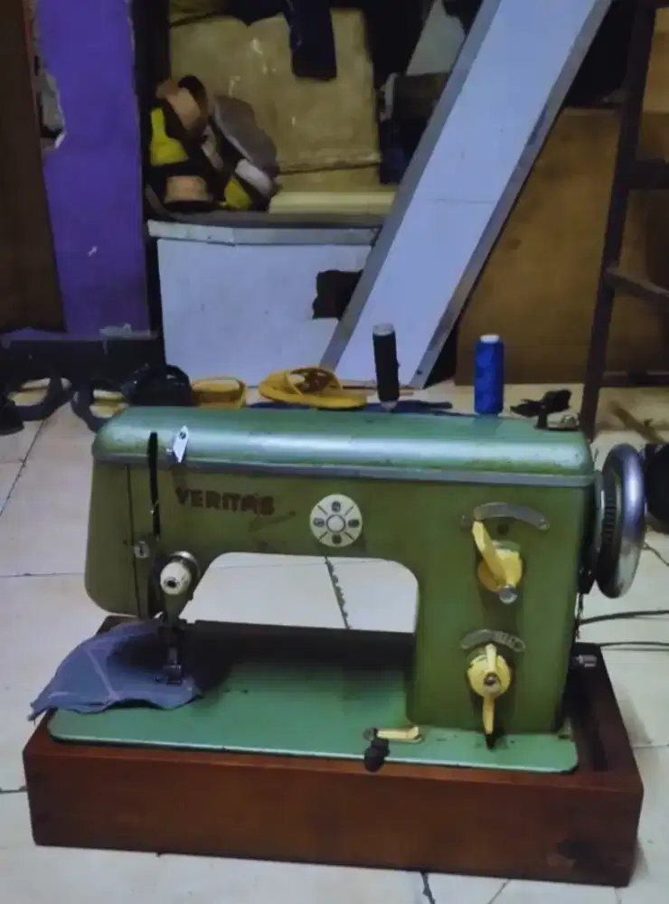 Mesin zigzag vortibel