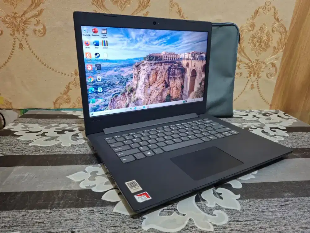 Laptop Lenovo Ideapad 130 HDD 500GB + SSD 128GB - RAM 4GB - AMD A4