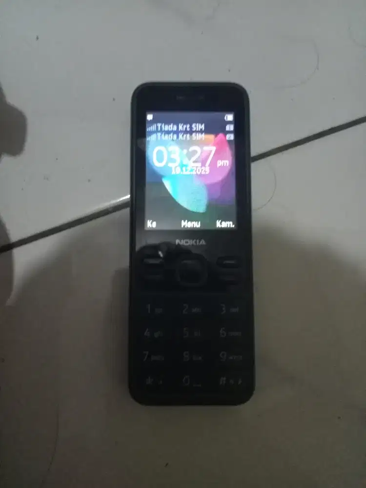 iPhone 5s, iPhone 4s, dan Nokia jadul