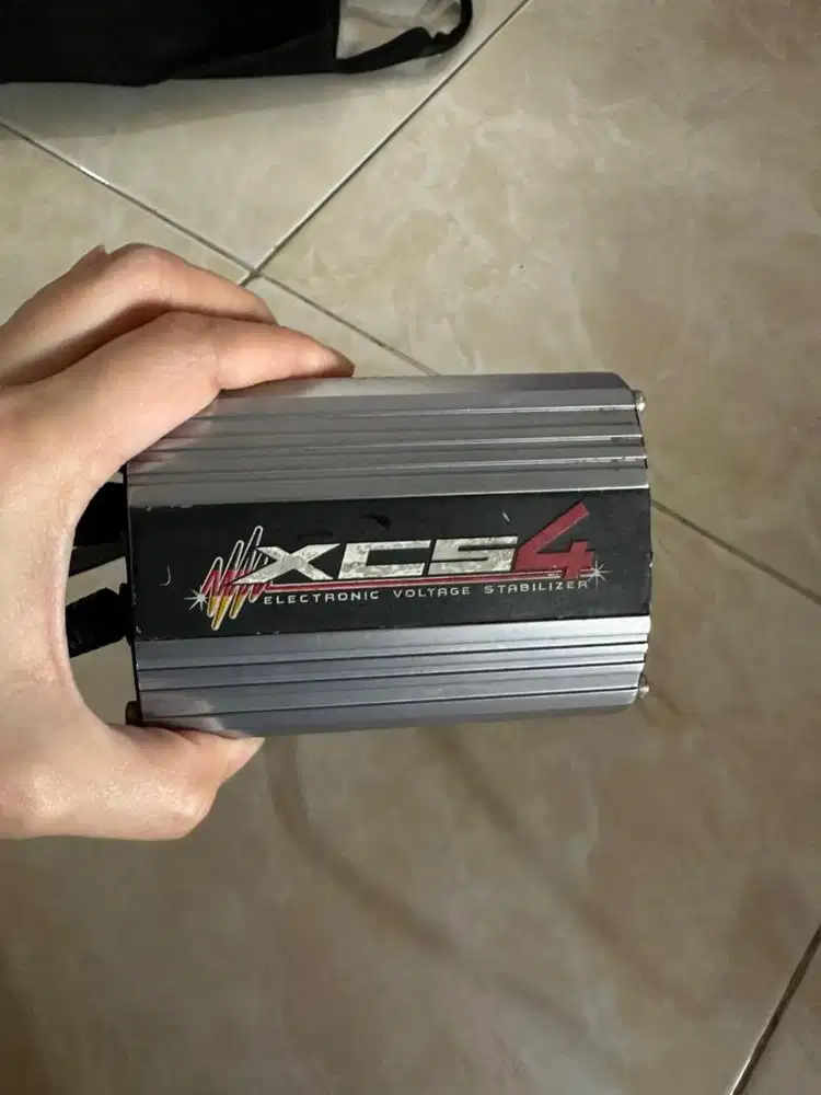 Hurricane XCS 4 Voltage Stabilizer Penghemat Bensin
