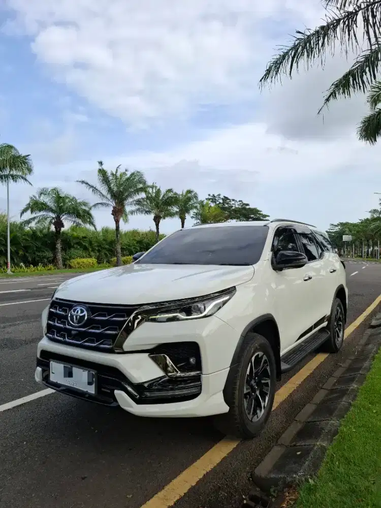 Fortuner VRZ 2.8 GR Sport 2022 AT Diesel 4x2 Putih Solar 1GD bkn TRD