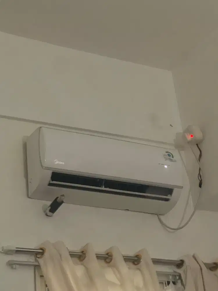 Bekas AC Midea 1/2 PK R32 Low watt (330) terawat seperti baru