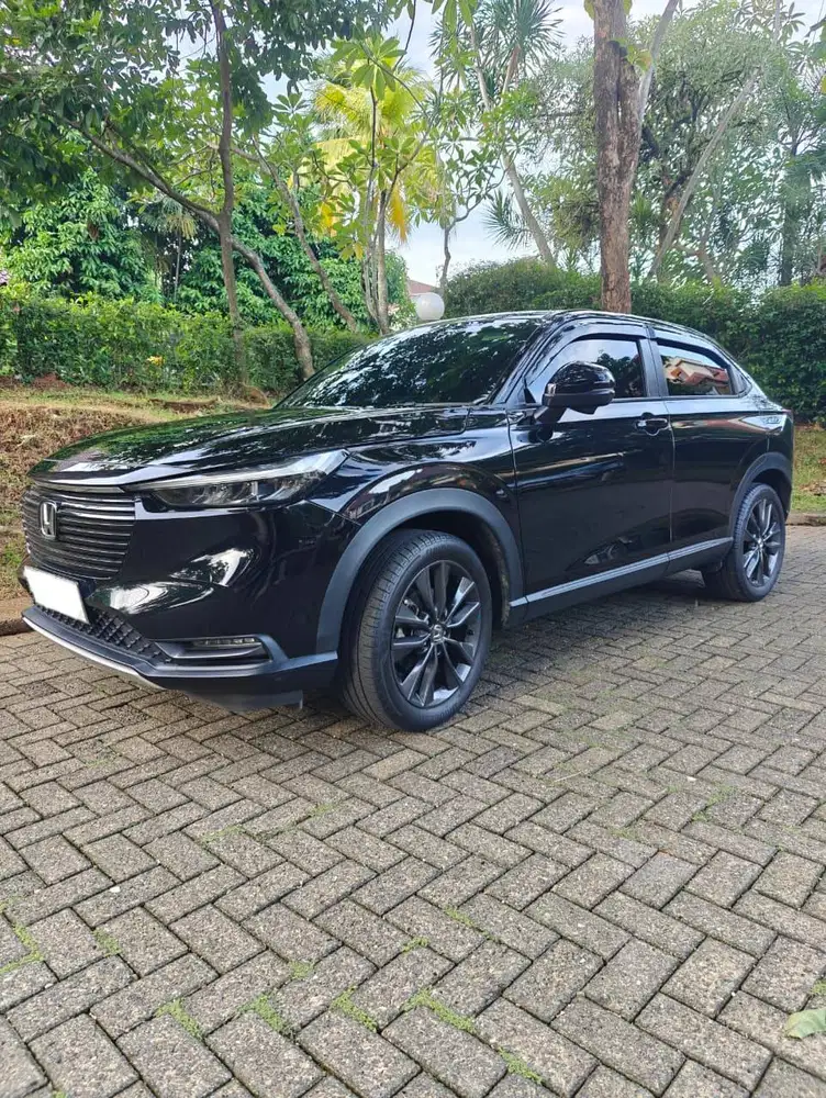 HRV SE 2023 LOW KM PEMILIK HITAM JUAL CPT NO BJR LAKA SERV REC MSH GRS