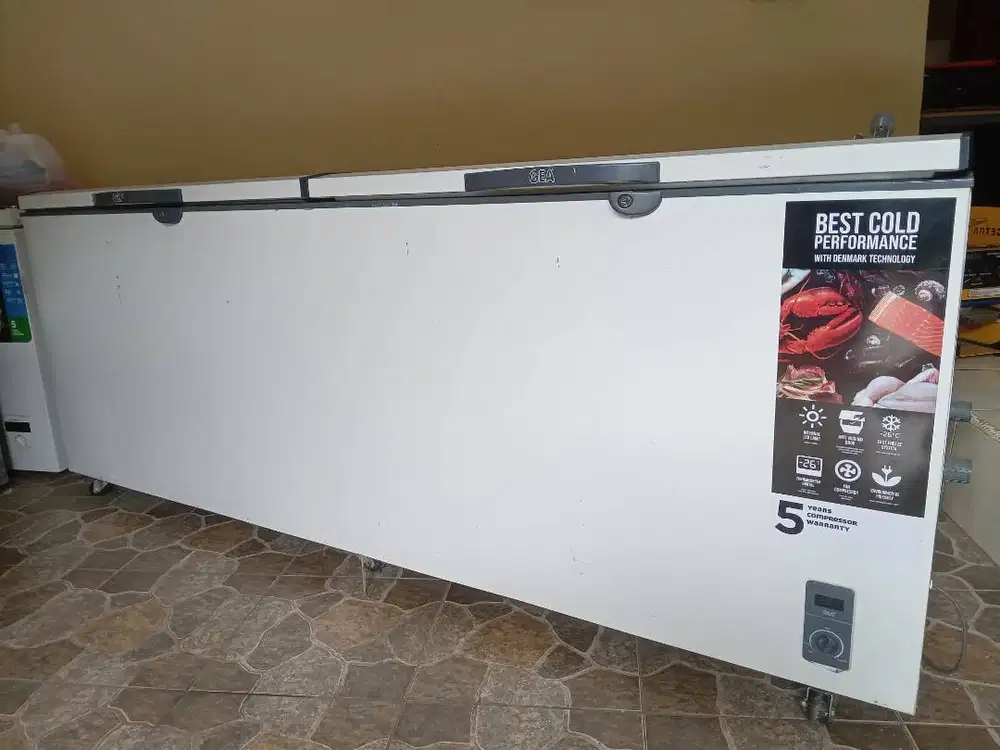 freezer box Gea 1050 liter ,murah bekas