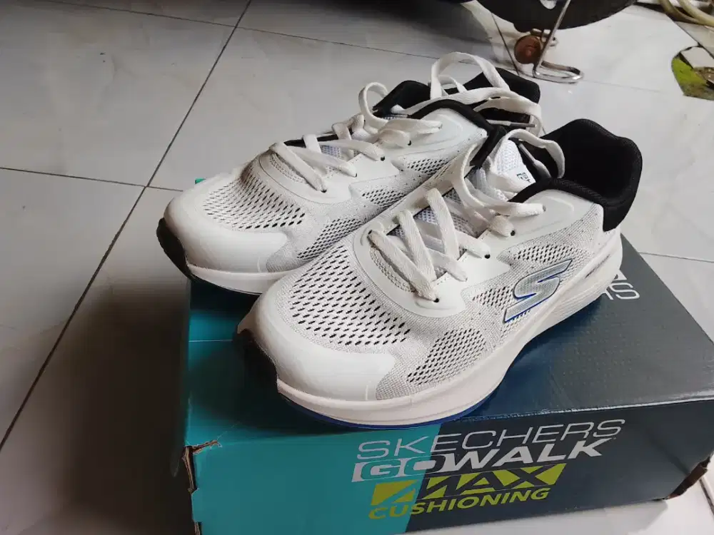 Skechers go walk bekas