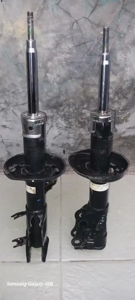 Shobreker Depan Honda HRV