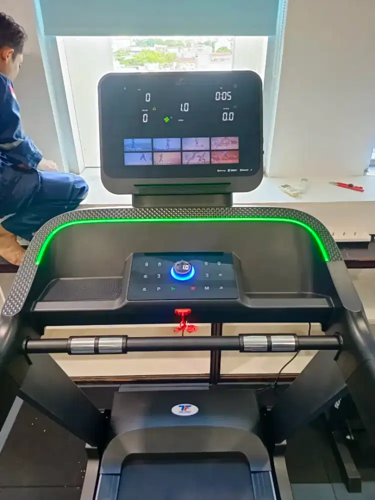 Stok ready ya di toko treadmill commersil