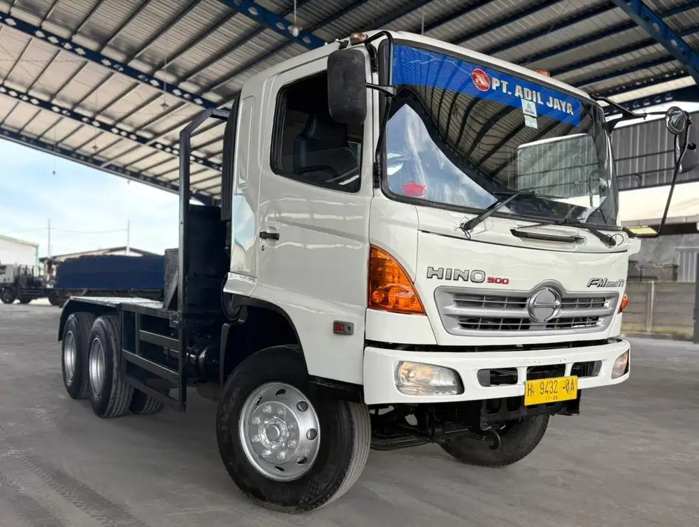 Hino FM 320 TH 6x4