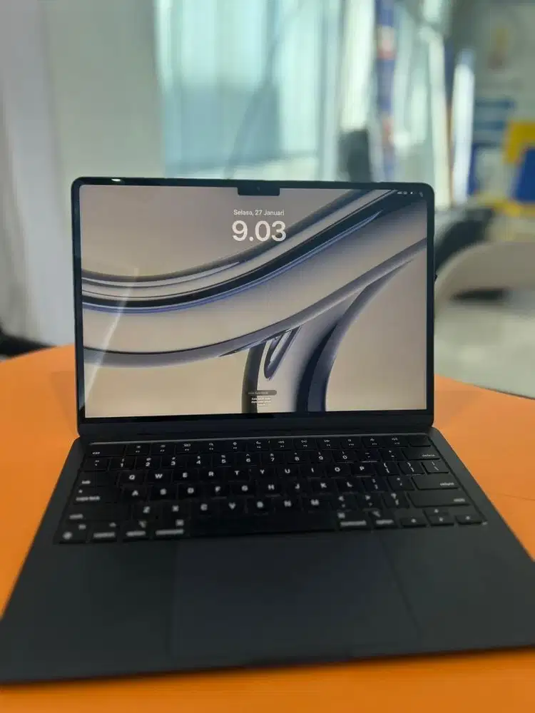 Macbook air M2 16/256gb 13,6inci