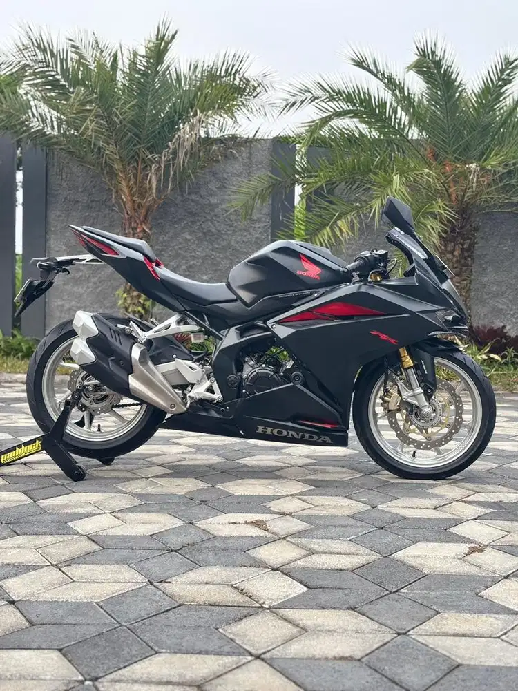 Honda CBR 250RR ABS Hitam Doff Odo 7rb Jarang Pakai Koko Motor