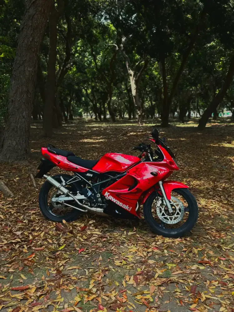JUAL Kawasaki Ninja RR 150 warna merah Tahun 2010