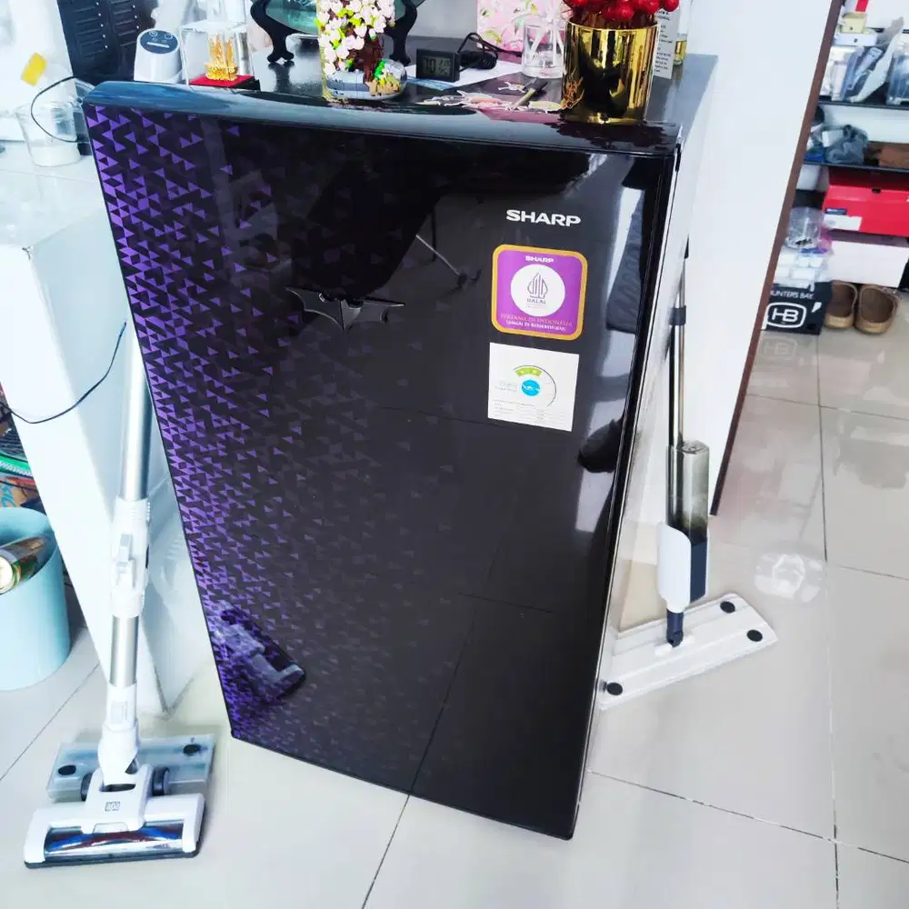 Kulkas Mini SHARP dengan Freezer