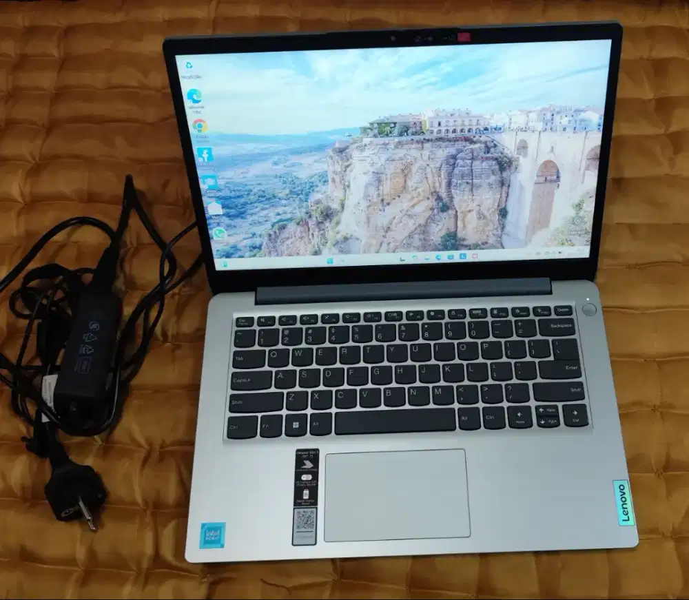 Laptop Lenovo ideapad 1 14lGL7 Ram 8GB  storege 256 gb
Celeron N4020
