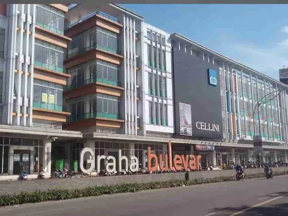 Ruko Siap 4LT Graha Bulevar dekat dengan Apartemen Springlake
