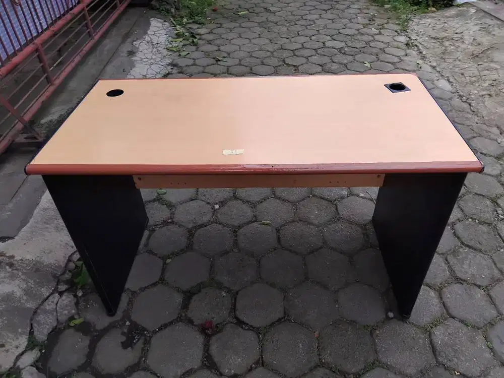 meja kantor non laci Expo