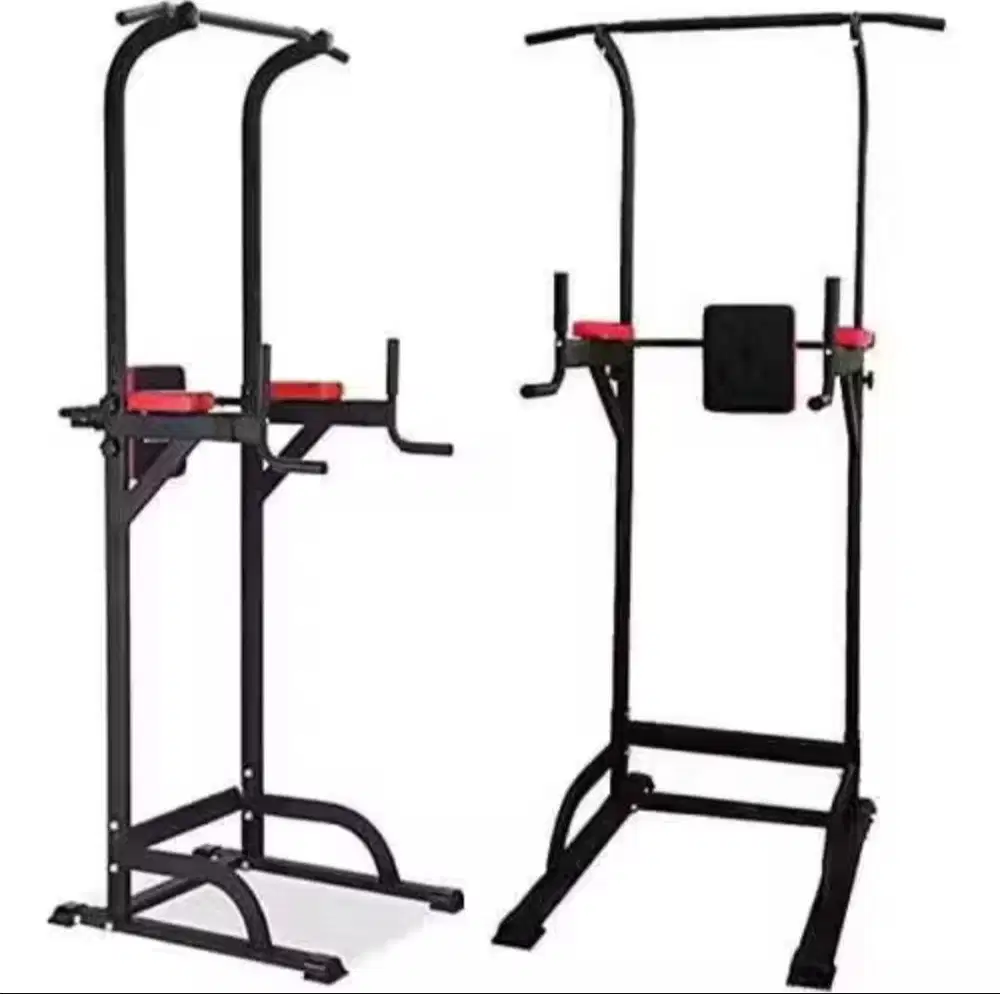 Stasiun Pull-Up / Dip (Menara Kekuatan)