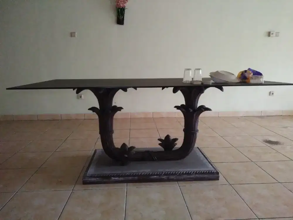 Meja makan kayu jati alas kaca tebal