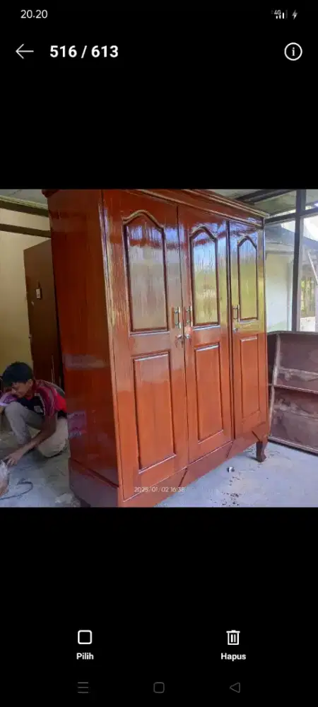Simple. Lemari kayu jati 3 pintu bekas dah melamin seperti baru