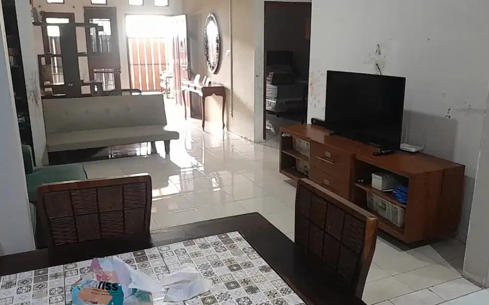 Jual rumah strategis di serang barat