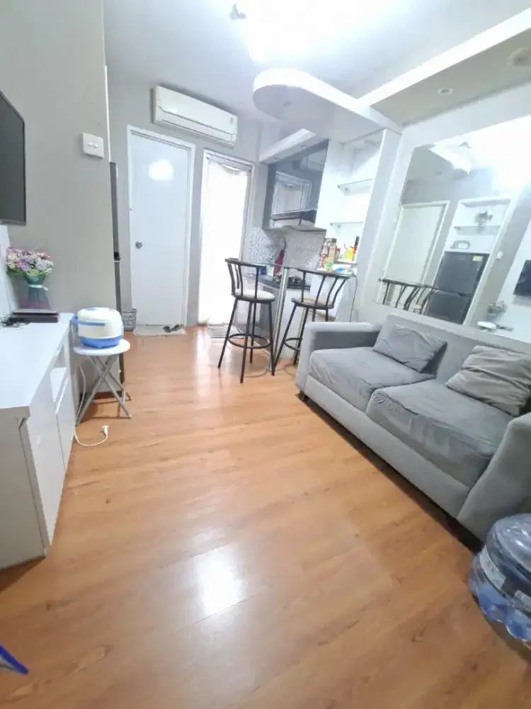 Dijual murah 2 kamar Apartement furnish mewah diatas mall bassura