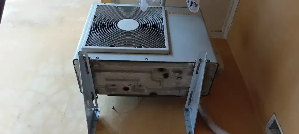 Dijual cepat..AC merk toshiba