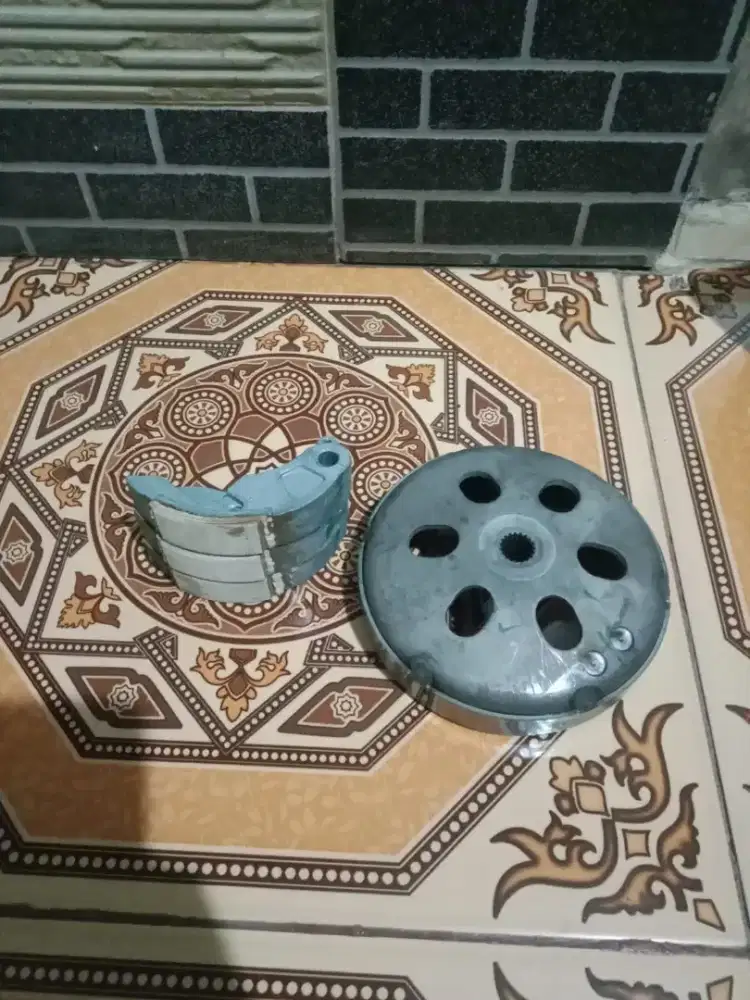 Kampas ganda dan mangkok ganda vario 125 lokasi bintaro pondok aren