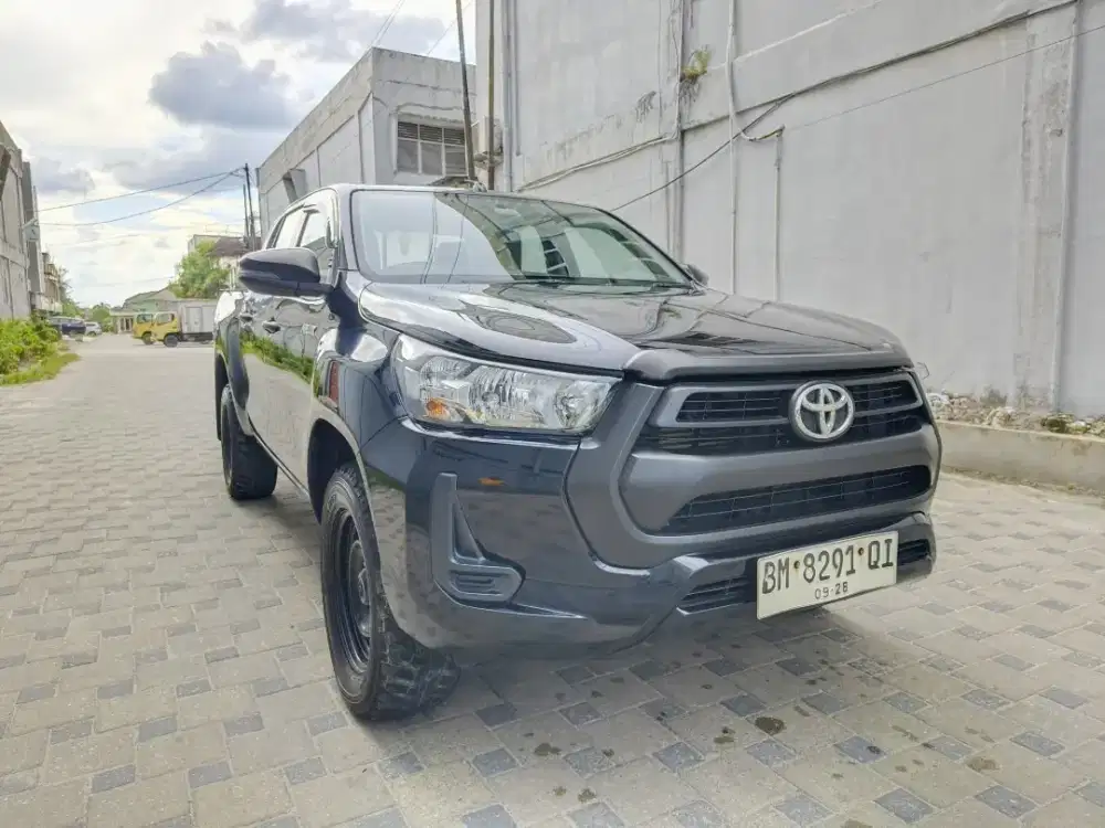 Hilux D-Cab E MT 4x4 2023