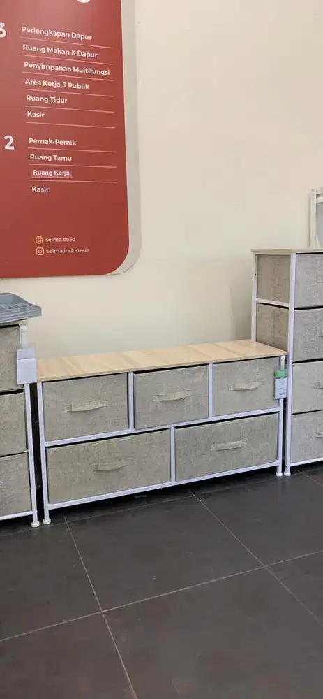 Rak penyimpanan selma